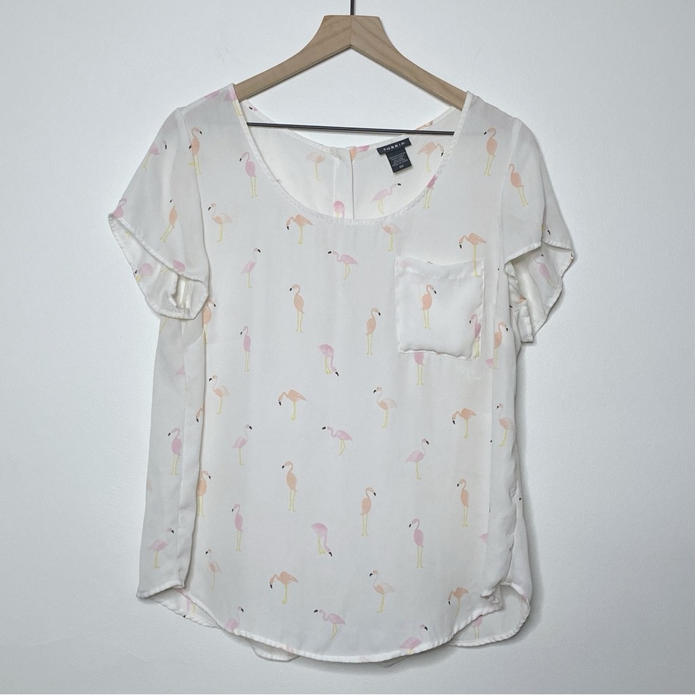 Torrid Flamingo Short Sleeve Back Buttons Blouse Top - Size 00 (medium)
